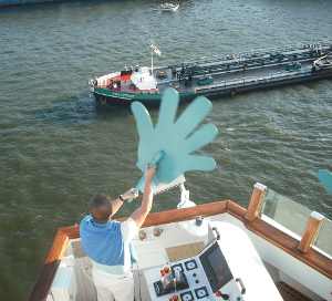 Gruß von der Artania