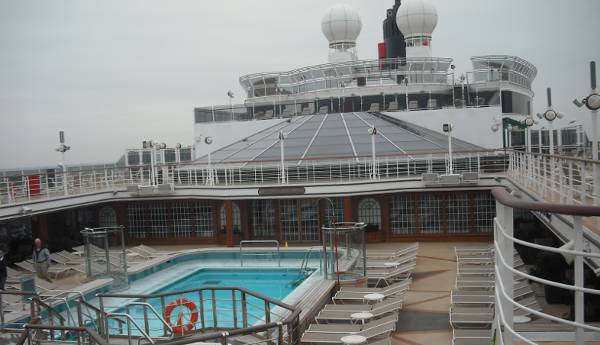 Pooldeck Queen Elizabeth