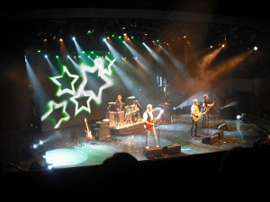 The Rattles in concert auf der Mein Schiff 1