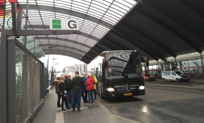 Shuttlebus von Amsterdam Centraal zum Fährhafen