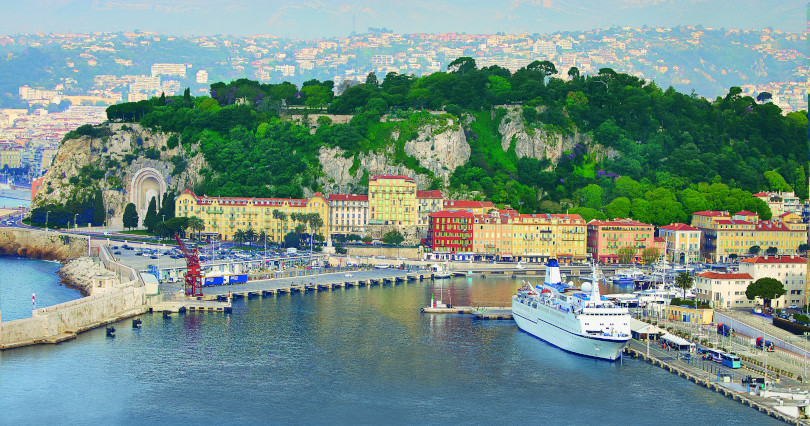 Die MS Berlin im Hafen Nizza.