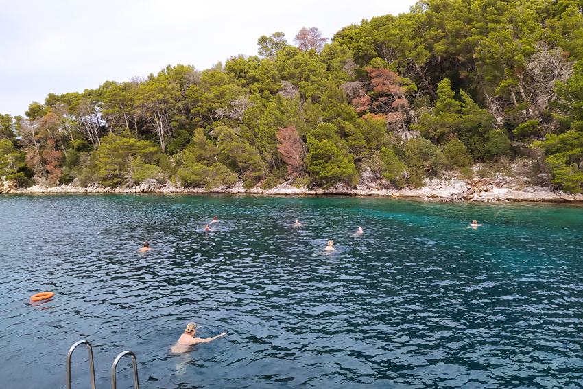 Dalmatien, Badende der Motoryacht MS Princess, Pauschalreise, Yacht-Kreuzfahrt in Dalmatien